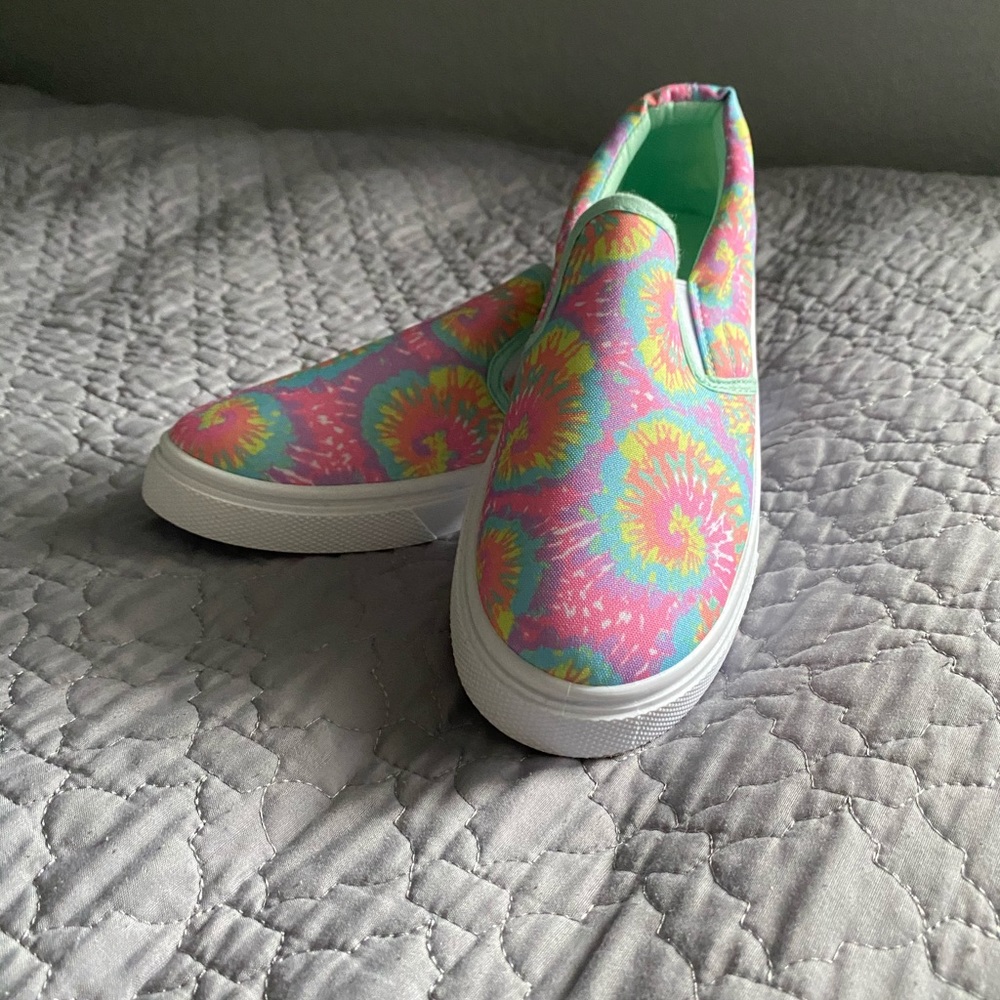 NWT Tie Dye Slip On’s